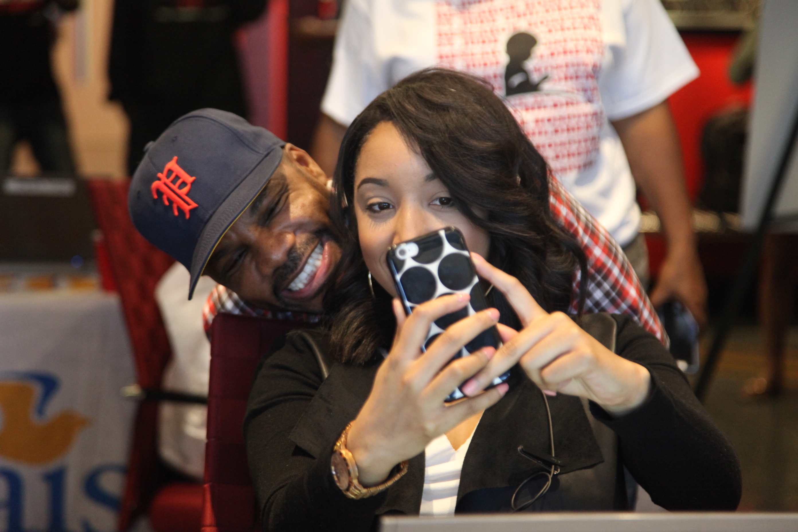 Kirk Franklin & Volunteer at the St. Jude Radiothon 2016