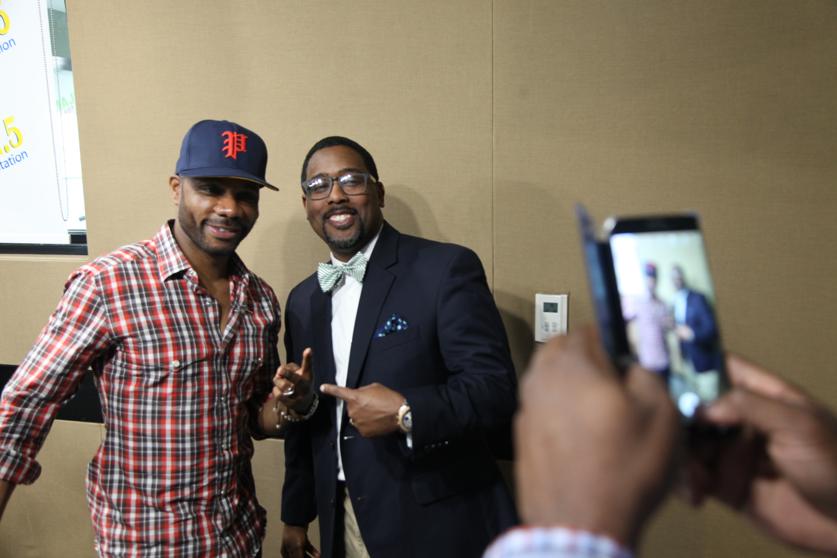 Kirk Franklin & Volunteer at the St. Jude Radiothon 2016