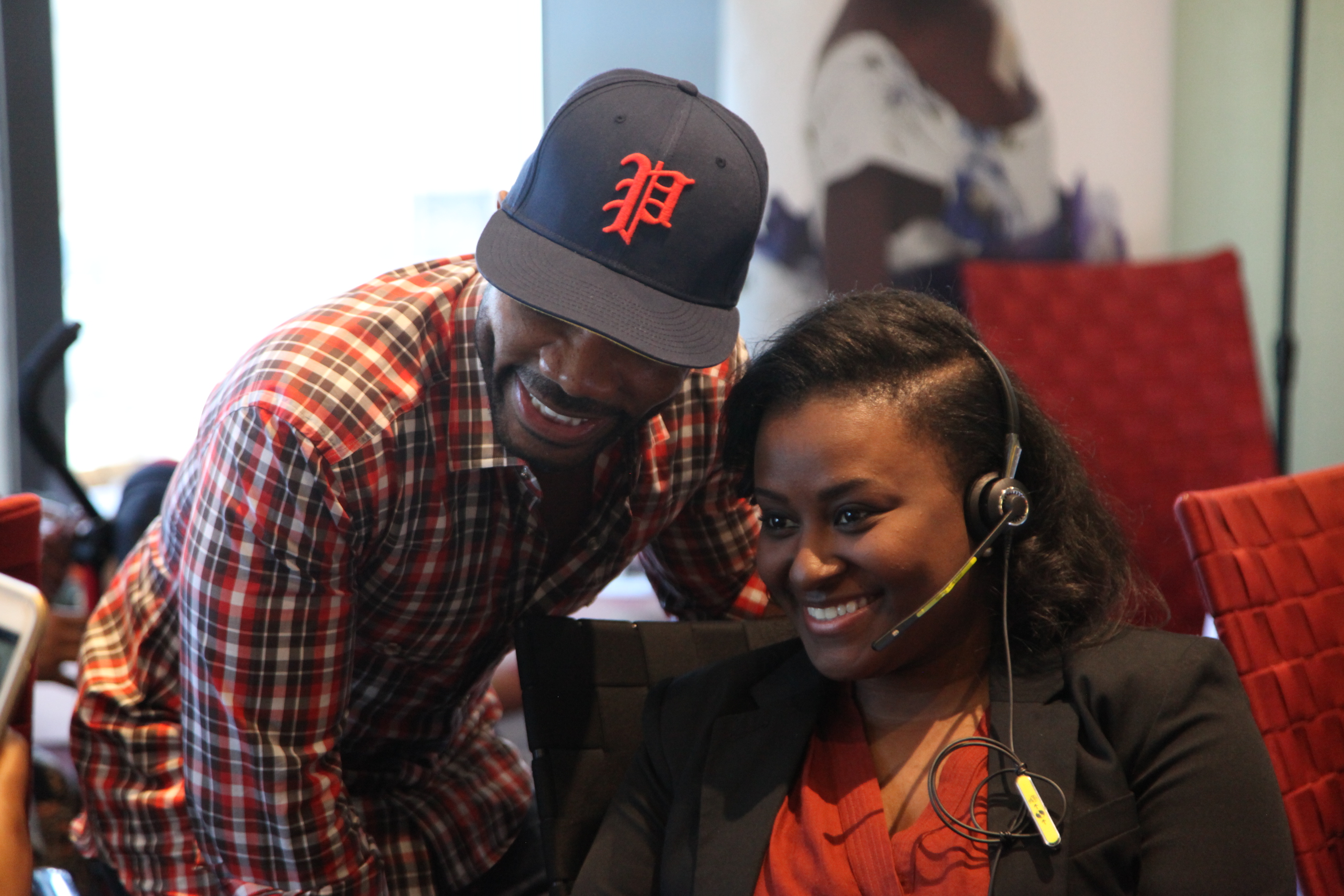 Kirk Franklin & Volunteer at the St. Jude Radiothon 2016