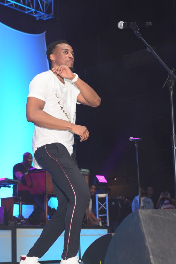 Jonathan McReynolds Praise In The Park